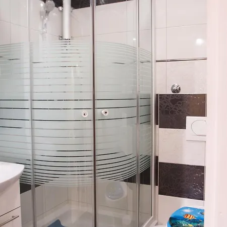 Гостьовий будинок & Toni