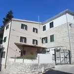 Apartments & Rooms Toni 3*