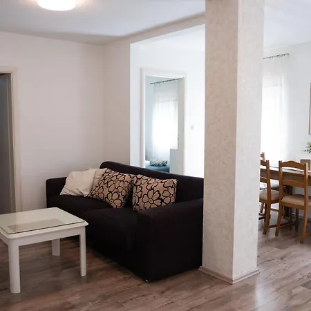 Apartments & Rooms Toni Guest house