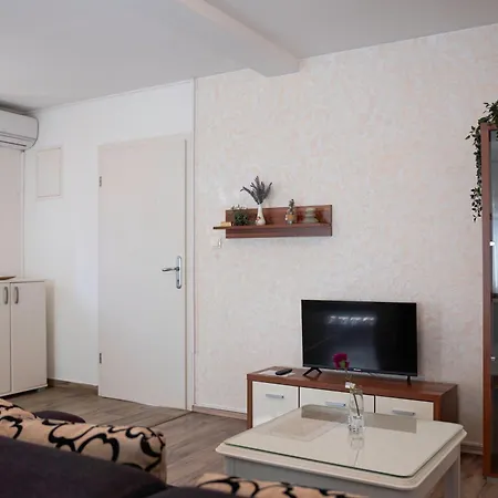 Guest house Apartments & Rooms Toni