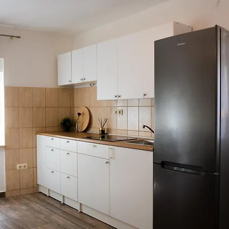 Apartments & Rooms Toni Guest house 3*
