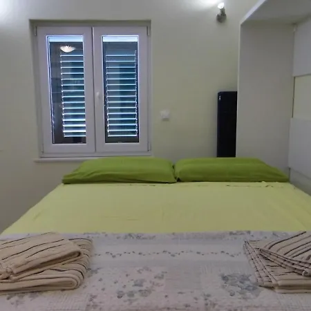 Apartments & Rooms Toni 3* Split